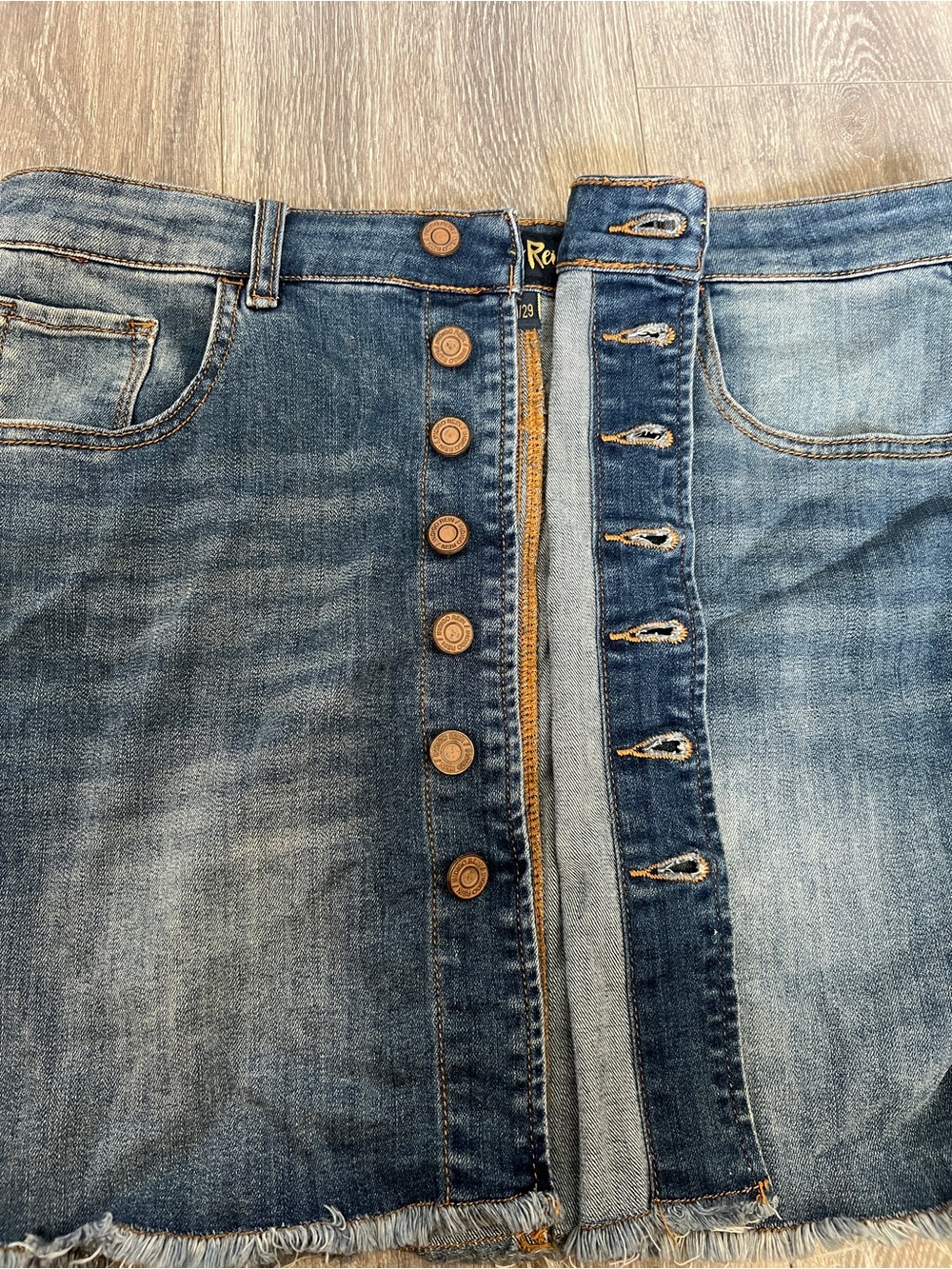 Jean Skirt - Picture 3 of 4